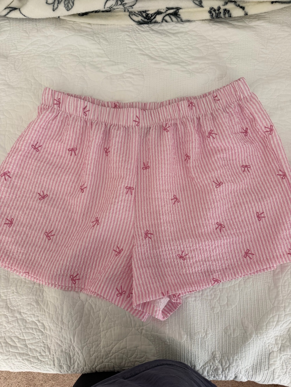 SHEIN Pink Striped Seersucker Shorts with Bow Print